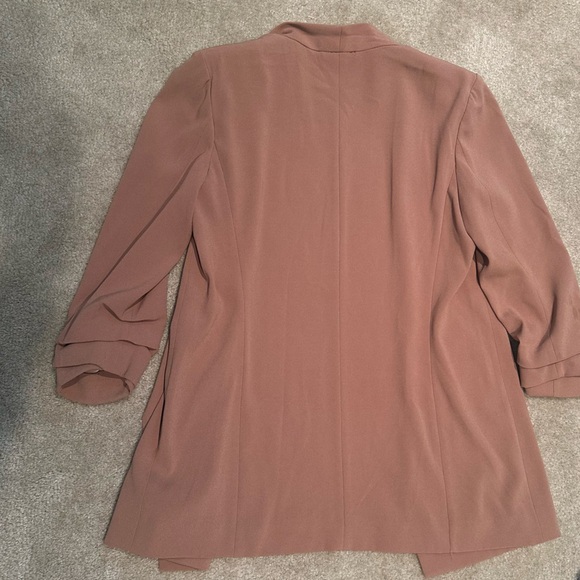 Aritzia Babaton blazer - Picture 3 of 4